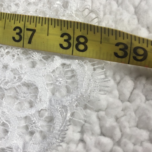 Lace bridal veil WHITE main image 8